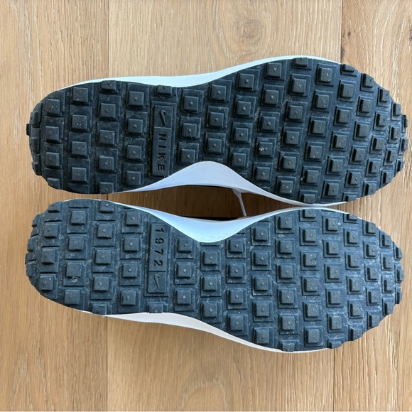 Nike Men's Waffle Nav White and Black Sneakers, size 11 - Picture 6 of 7